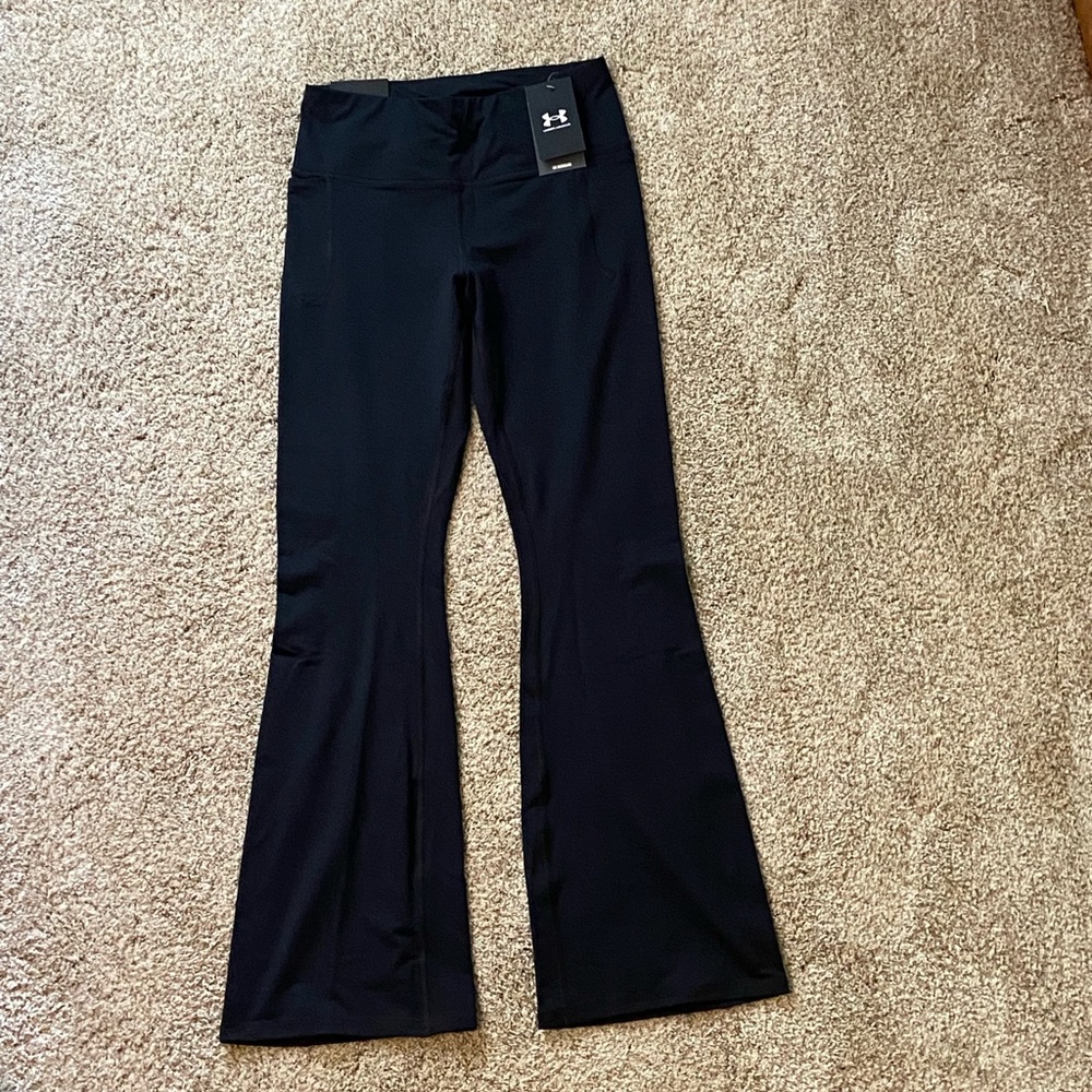 brand new with tags black flare under armor leggings with side pockets